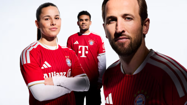 Der FC Bayern läuft in einem neuen Heimtrikot bereits im Champions League-Halbfinale gegen PSG auf. (© FC Bayern/adidas)