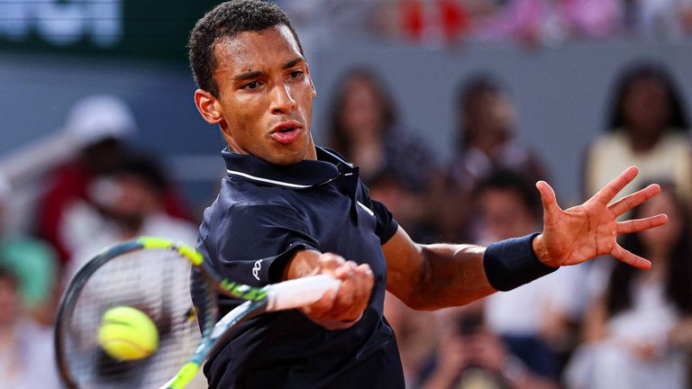 Felix Auger-Aliassime ist neben Alexander Zverev der einzige Top-Ten-Spieler, der bei den French Open noch dabei ist. 