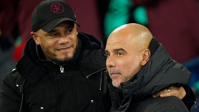 Vincent Kompany (l.) war einst unter Pep Guardiola Spieler.
