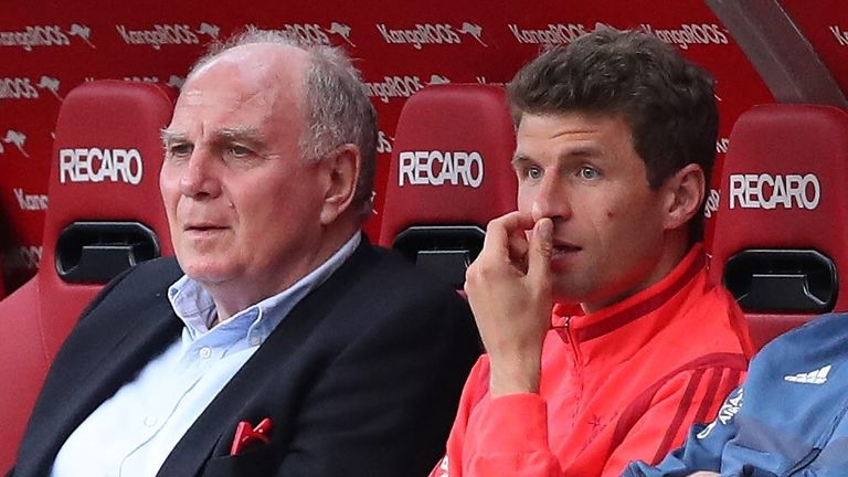 Uli Hoeneß hat einen kleinen Seitenhieb in Richtung Thomas Müller abgefeuert. 
