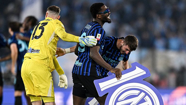 Die Spieler von Inter Mailand bejubeln den Gewinn der Coppa Italia.