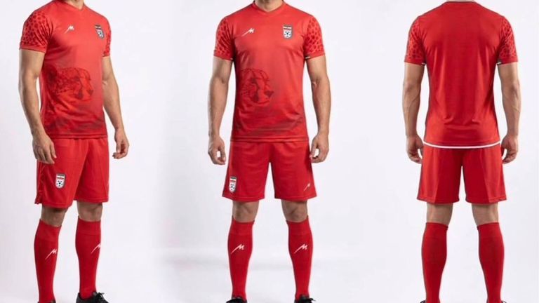 IRAN: Auswärtstrikot (Quelle: X @soccerjerseynws)