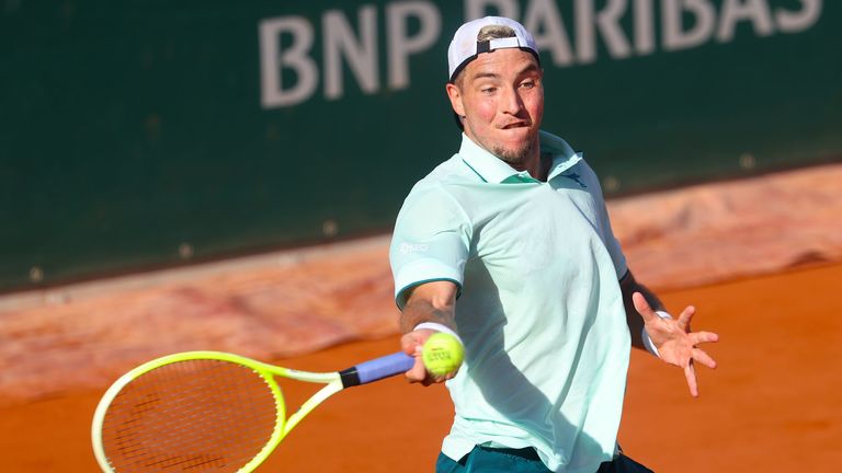 Jan-Lennard Struff besiegt Top-Ten-Spieler Bublik zum French-Open-Auftakt.