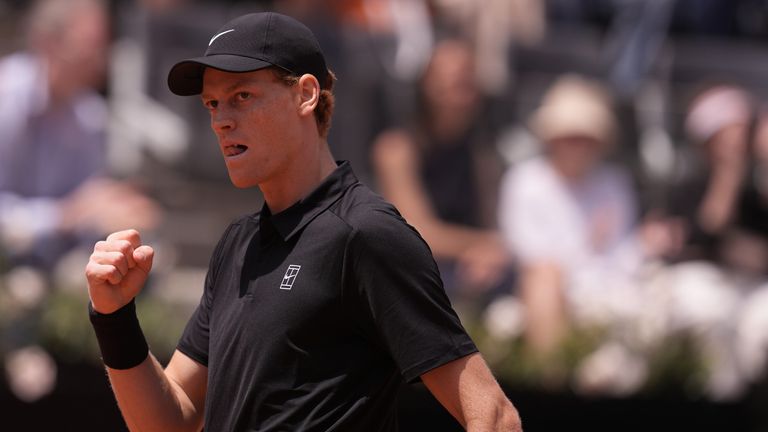 Jannik Sinner hat seine Titelambitionen beim ATP-Masters in Rom mit einem Rekord unterstrichen. 