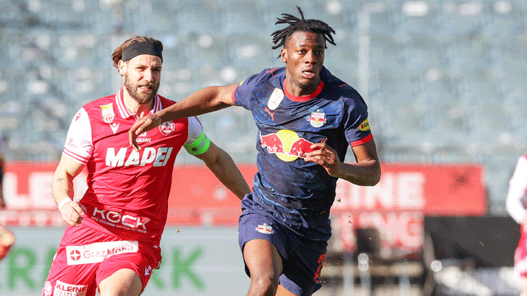 Joane Gadou (rechts) im Spiel von RB Salzburg gegen den Grazer AK.
