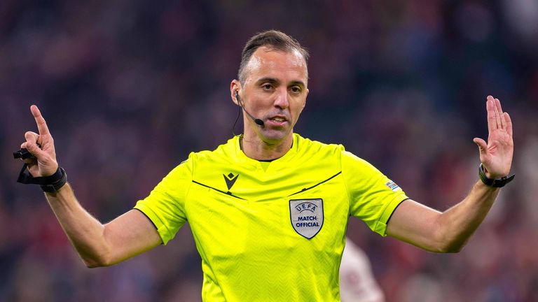 Joao Pinheiro leitet das Champions League-Rückspiel der Bayern gegen PSG.