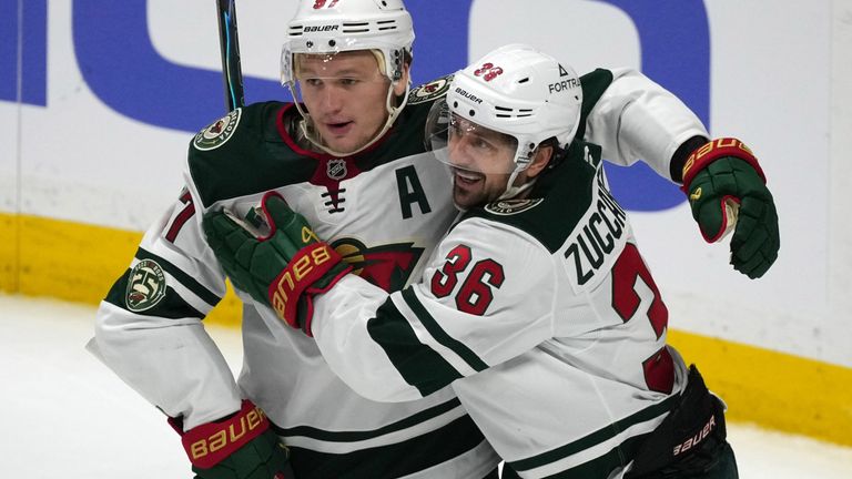 Kirill Kaprizov (l.) überragt beim Sieg der Minnesota Wild gegen die Colorado Avalanche.