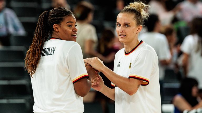 Leonie Fiebich und Satou Sabally haben einen Sieg in der WNBA eingefahren.