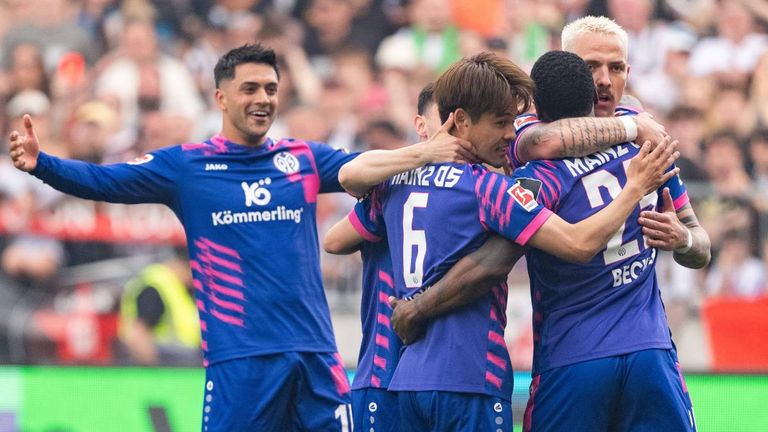 1. FSV Mainz 05 gewinnt das Auswärtsspiel am Millerntor in Hamburg.