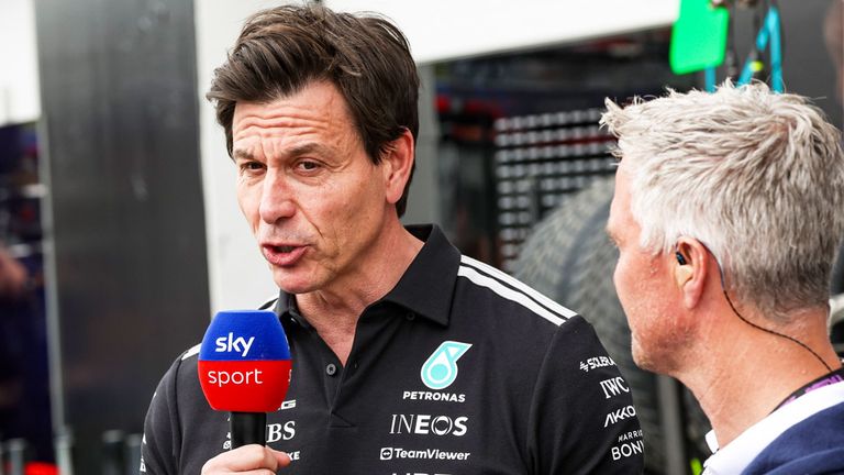 Mercedes-Teamchef Toto Wolff (l.) im Gespräch mit Sky Sport F1-Experte Ralf Schumacher.