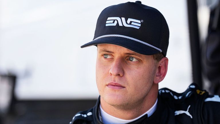 Im Qualifying auf dem Indianapolis Motor Speedway erreichte Mick Schumacher  den 28. Rang von 33 Startern.