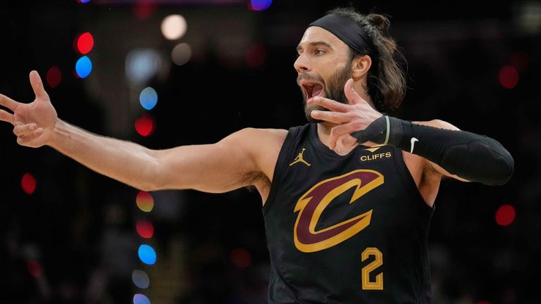 Max Strus (2)  und Cleveland Cavaliers sichern sich den Platz in den Halbfinals. Am 