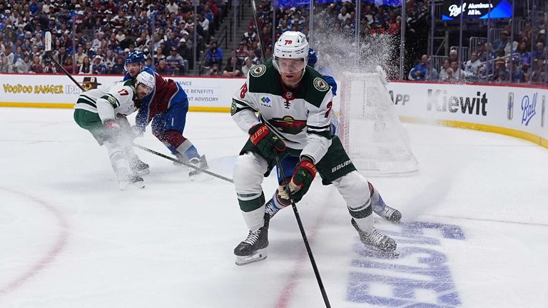 Minnesota Wild um Nico Sturm müssen gegen die Colorado Avalanche aufholen. In der Nacht auf Mittwoch steht das 2. Spiel der Runde 2 LIVE auf
