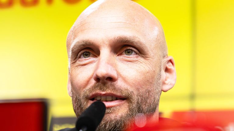 BVB-Sportdirektor Ole Book kündigt weitere Transfers an.