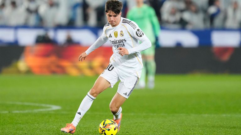 Die SGE beschäftigt sich mit Real-Talent Victor Valdepenas. 