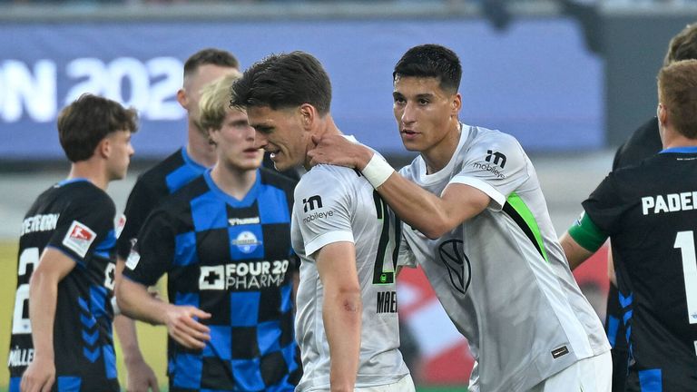 Joakim Maehle erweist den Wolfsburger einen Bärendienst.