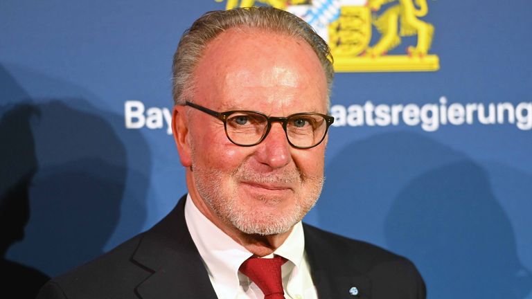 Karl-Heinz Rummenigge lobt die Arbeit von Hansi Flick beim FC Barcelona