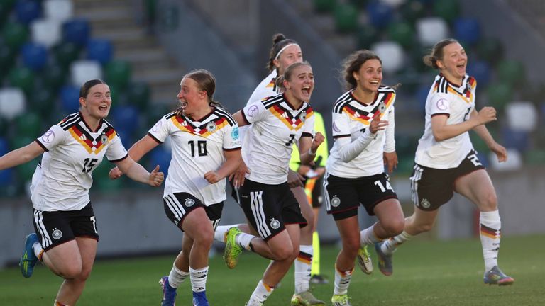 Die Freude ist groß: Deutschlands U17-Juniorinnen gewinnen die EM.