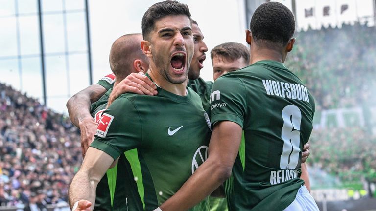Der VfL Wolfsburg gewinnt das "Abstiegsendspiel" am Millerntor.