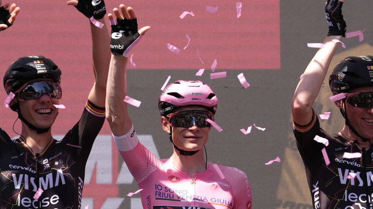 Jonas Vingegaard hat das Rosa Trikot ins Ziel getragen. 