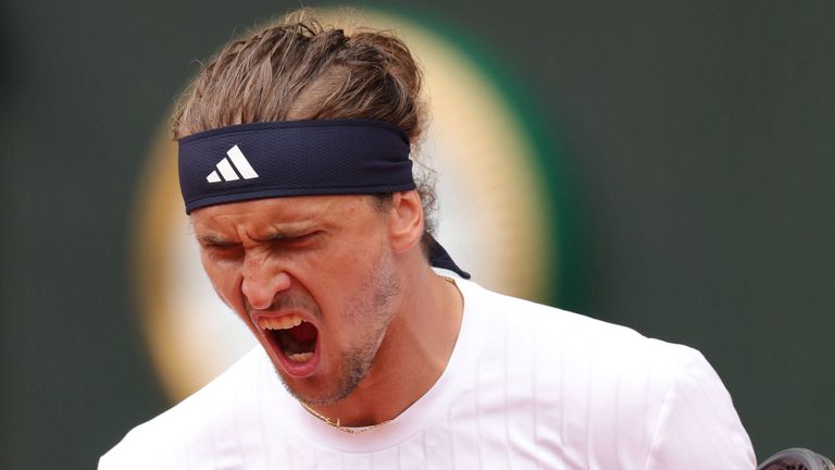 Alexander Zverev steht im Viertelfinale von Paris.
