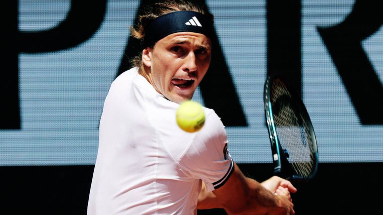 Alexander Zverev erreicht die zweite Runde in Paris ohne Probleme. 