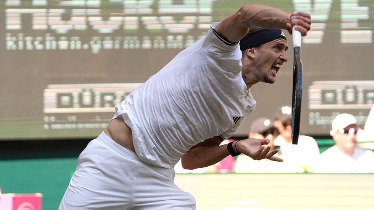 Alexander Zverev steht beim Rasenturnier in Halle im Viertelfinale.