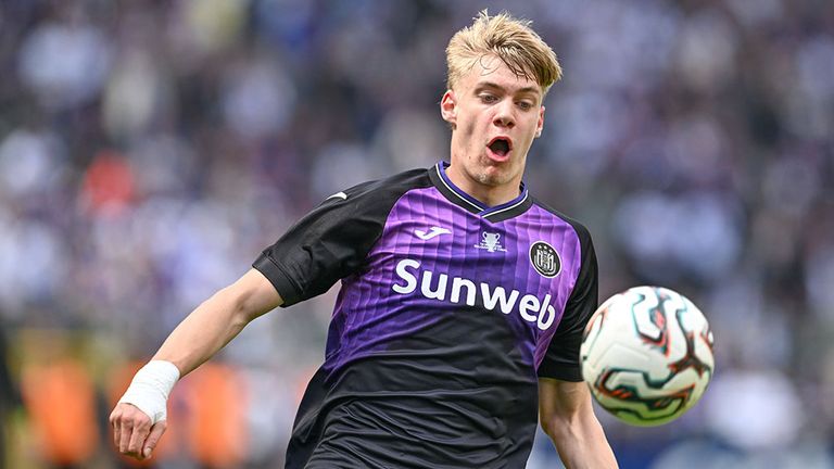Nathan De Cat hat sich beim RSC Anderlecht in den Fokus gespielt.