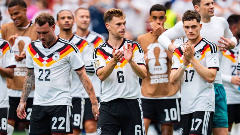 Nationalspieler David Raum (l.), Joshua Kimmich (M.) und Florian Wirtz (r.).