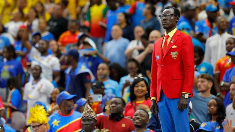 Michel Kuka Mboladinga, aka "Lumumba Vea", ist der bekannteste Fan der DR Kongo.