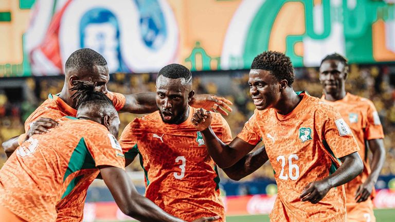 Die Elfenbeinküste gewinnt dank eines späten Treffers das Duell gegen Ecuador.