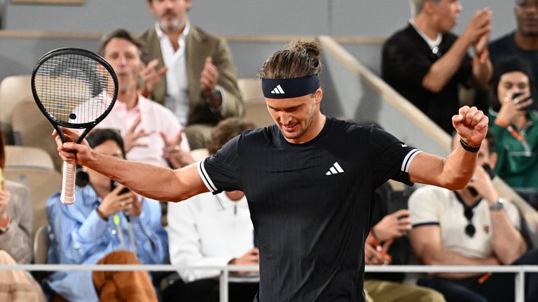 Zverev setzt Ausrufezeichen und zieht ins Halbfinale von Paris ein.
