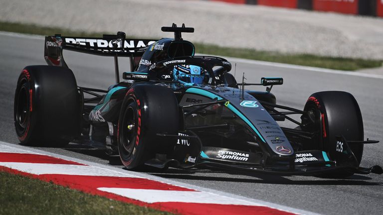 George Russell holt sich die Pole Position beim GP von Barcelona.