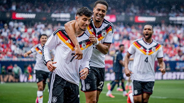 Kai Havertz (l.) sorgte bereits in der zweiten Minute für die DFB-Führung.