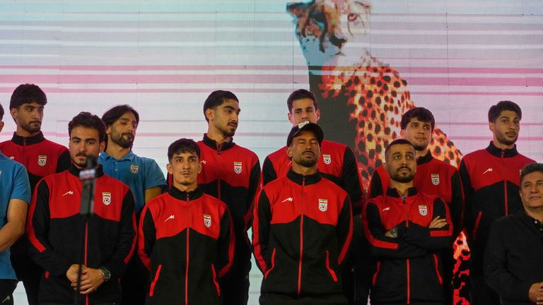 Die iranische Nationalmannschaft steht bei der WM im Schatten der Politik. 