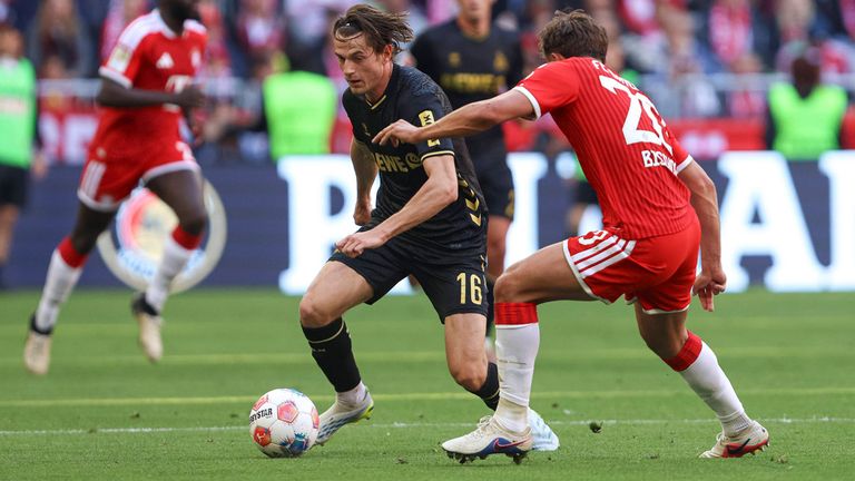 Der 1. FC Köln hat die Kaufoption für Wolfsburg-Leihspieler Jakub Kaminski gezogen. 