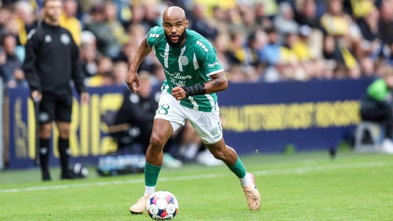Jean Manuel Mbom stand seit 2023 für Viborg FF auf dem Platz.