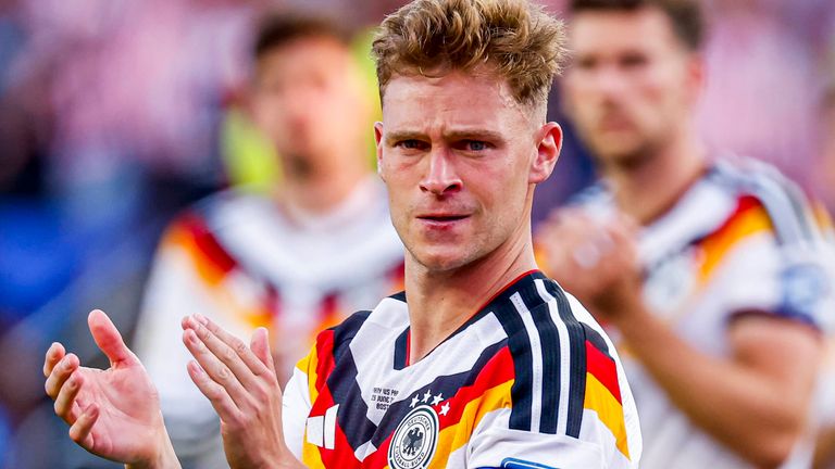 DFB-Star Joshua Kimmich zeigte sich nach dem erneut frühen WM-Aus emotional. 
