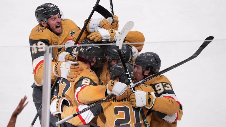 Auftakt nach Maß für die Golden Knights: Vegas gewinnt Spiel 1 mit 5:4 gegen Carolina und legt in der Finalserie vor. In der Nacht auf Freit