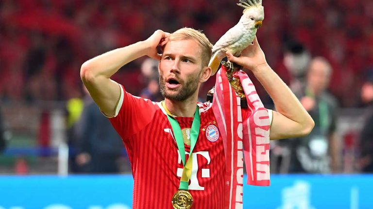 Konrad Laimer gewann mit dem FC Bayern in der abgelaufenen Saison die Meisterschaft und den DFB-Pokal.