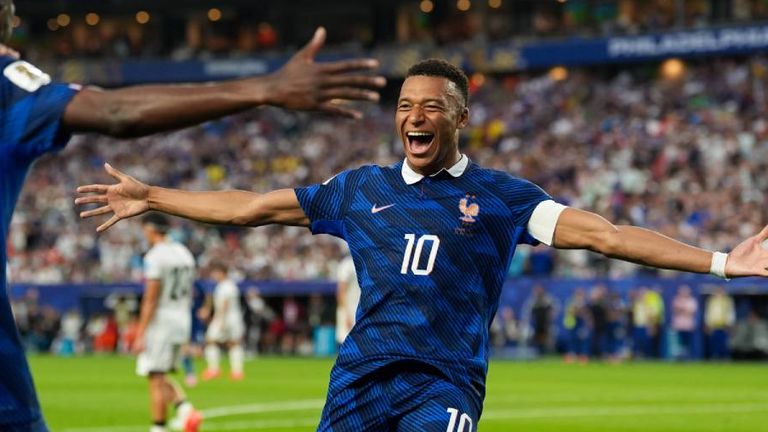 Kylian Mbappe läuft seit 2024 für Real Madrid auf.