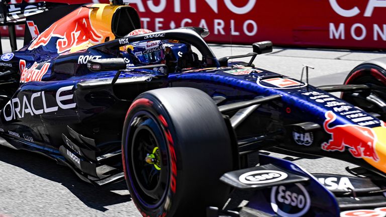 Max Verstappen legt in Q2 im Qualifying in Monaco die Bestzeit hin.