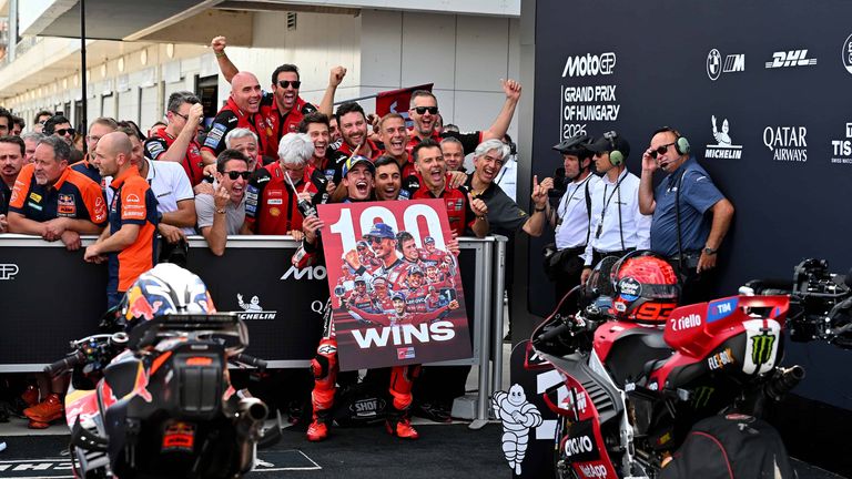  Marc Márquez (Ducati Lenovo Team) feiert beim Großen Preis von Ungarn seinen insgesamt 100. GP Sieg. Am 21. Juni steht das Rennen in Tschec