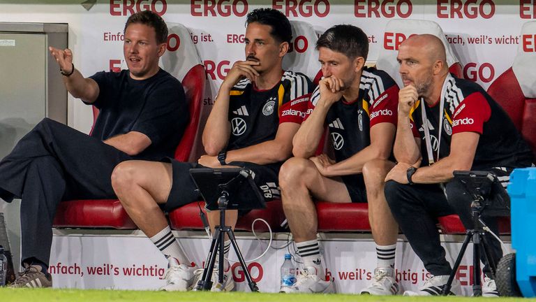 Julian Nagelsmann und seinem Trainerteam steht eine "Nachtschicht" bevor. 