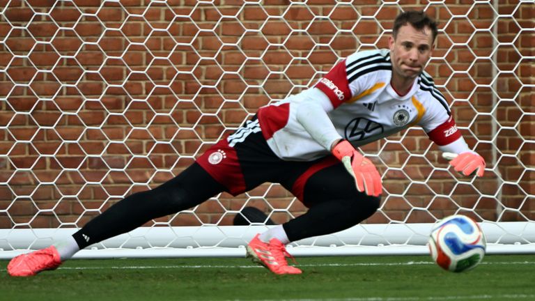 Gute Nachrichten! Manuel Neuer fliegt wieder.