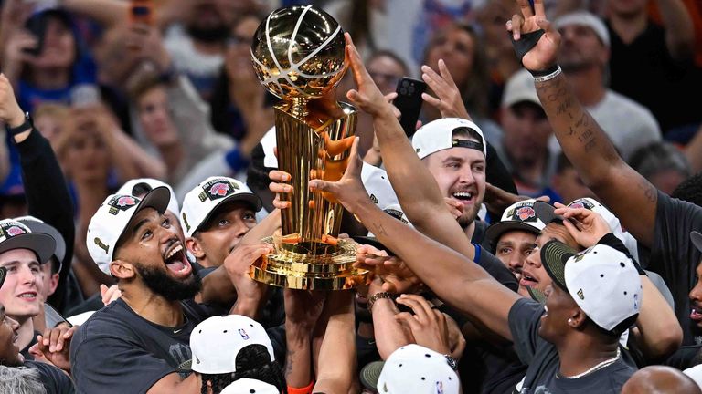 Die New York Knicks feiern den NBA-Titel.