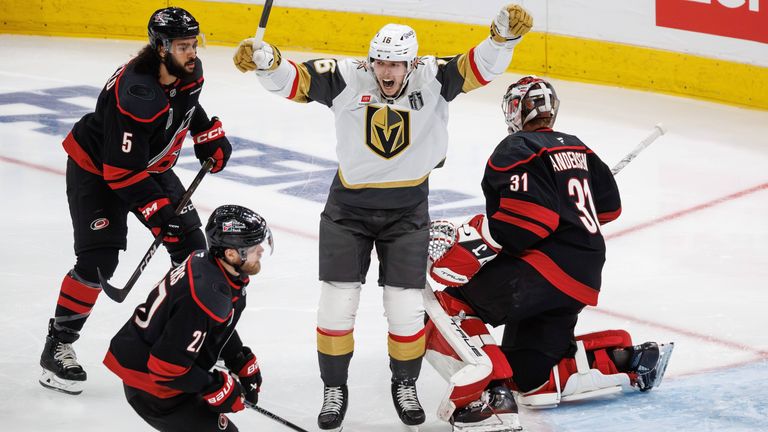 Auftakt nach Maß für die Golden Knights: Vegas gewinnt Spiel 1 mit 5:4 gegen Carolina und legt in der Finalserie vor. In der Nacht auf Freit
