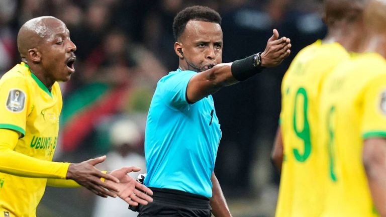 Omar Artan sollte der erste somalische WM-Schiedsrichter werden.