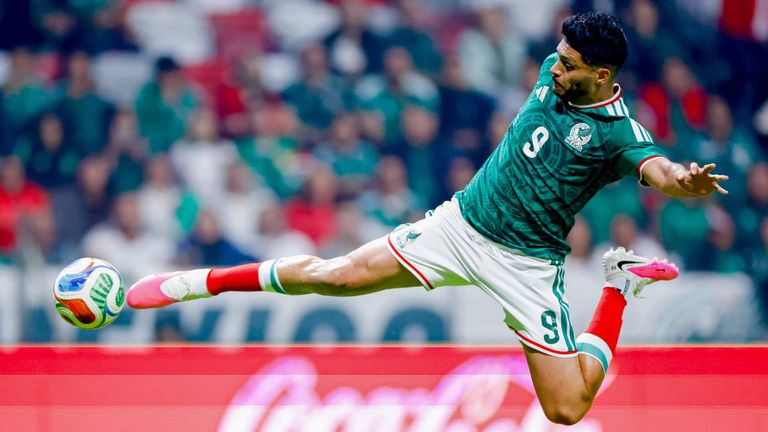 Raul Jimenez eröffnet mit Mexiko heute die WM gegen Südafrika.