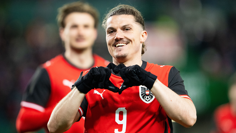 Marcel Sabitzer und Österreich starten um 06:00 Uhr mit ihrem WM-Auftakt gegen Jordanien. Live auf MagentaTV und im ZDF.  